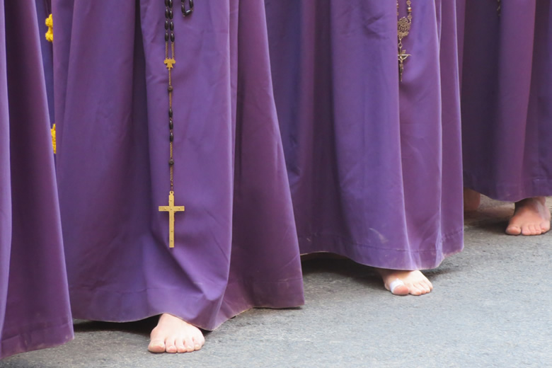 Túnica y Capillo - Semana Santa